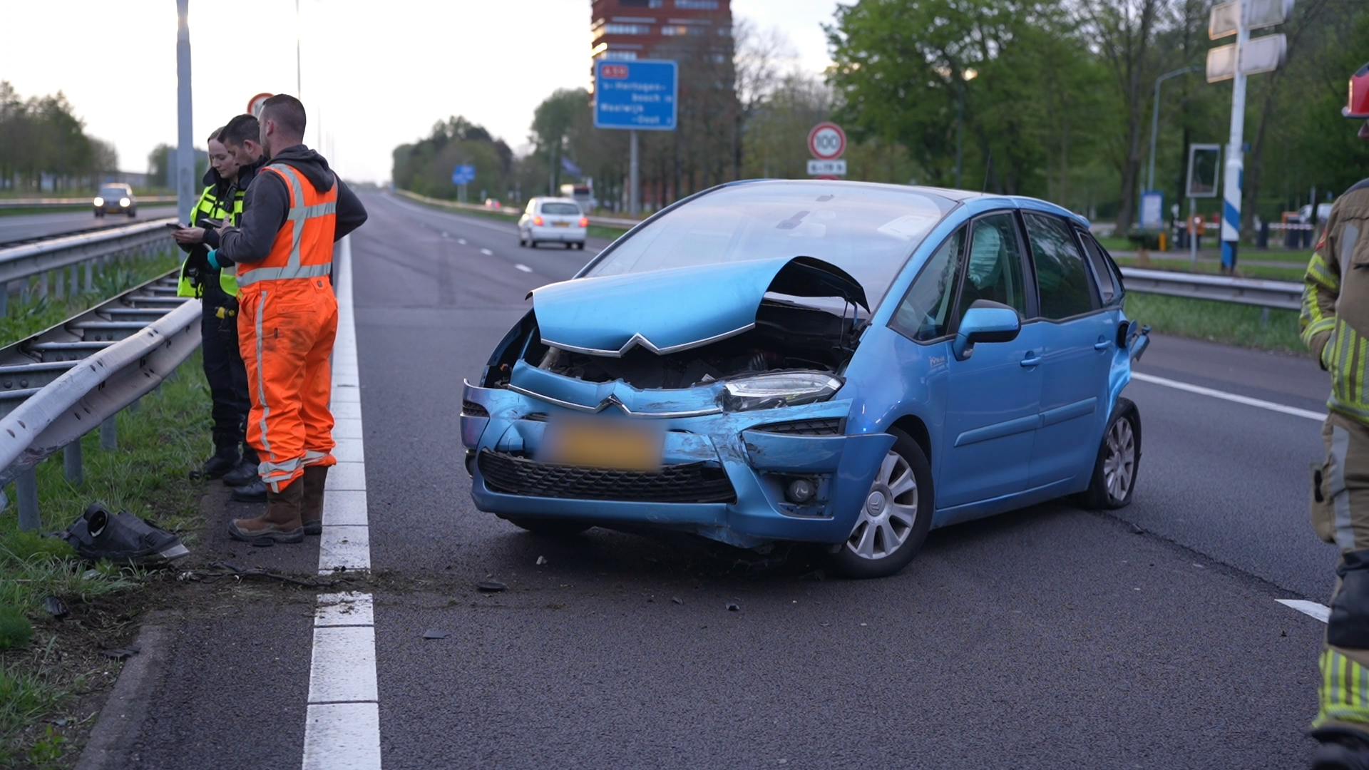 Man Raakt Zwaargewond Bij Botsing Op A59 In Waalwijk